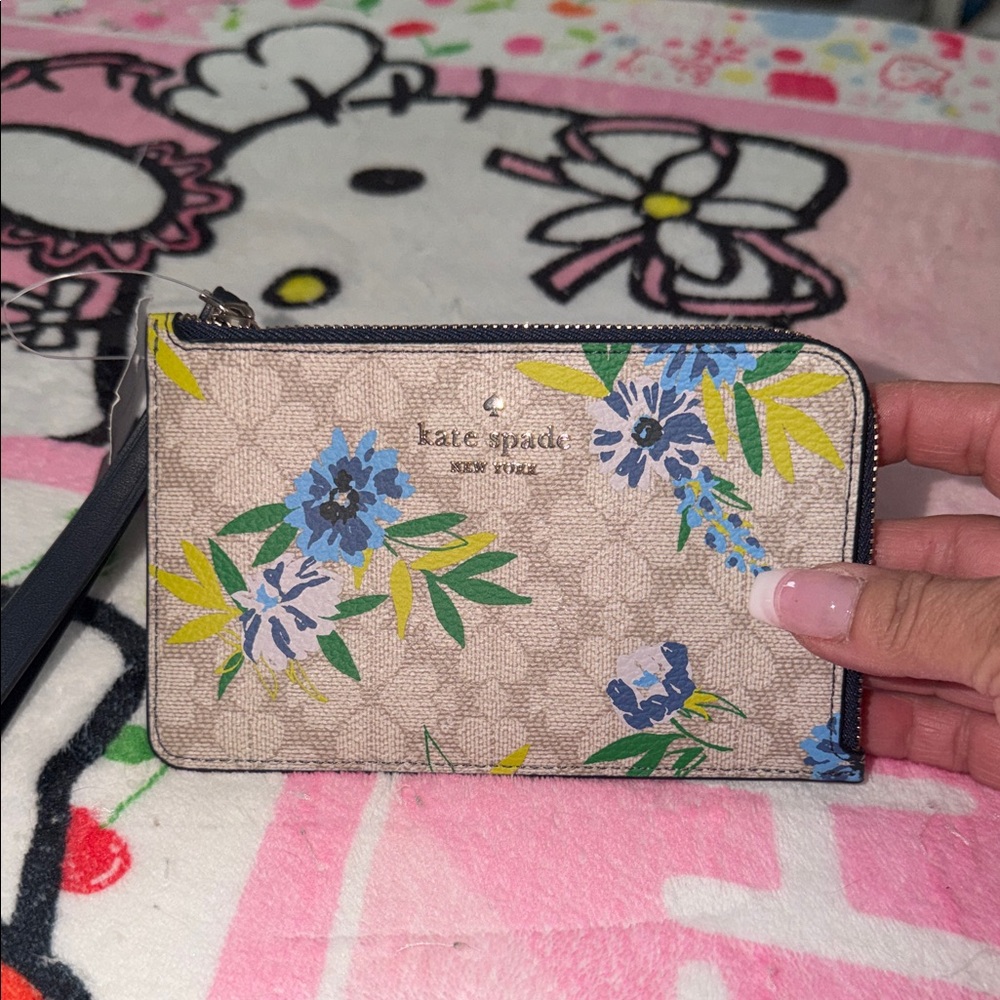 kate 💙 NWT spade Beige Floral Zip Wristlet with Blue & Green Accents